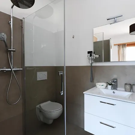 7rooms - Self Check-in 24h Free Parking 3* Losone