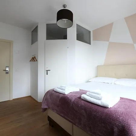 Bed & Breakfast 7rooms - Self Check-in 24h Free Parking